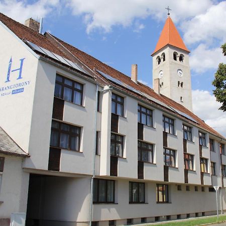 Harangtorony Szallo Kőszeg Extérieur photo