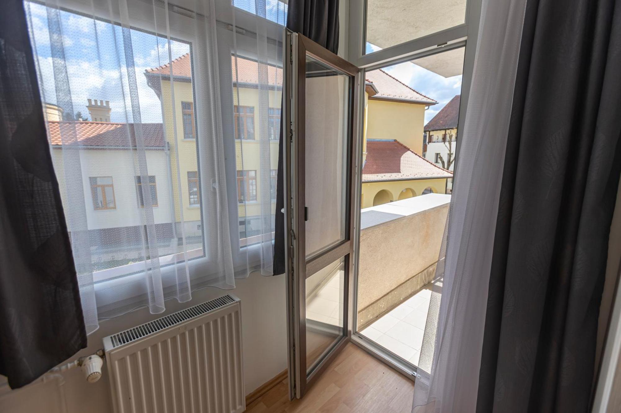 Harangtorony Szallo Kőszeg Extérieur photo
